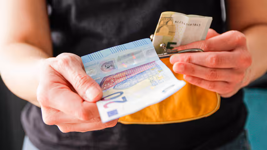 Kabinet moet opnieuw geld zoeken om op het recht op bijstand te wijzen